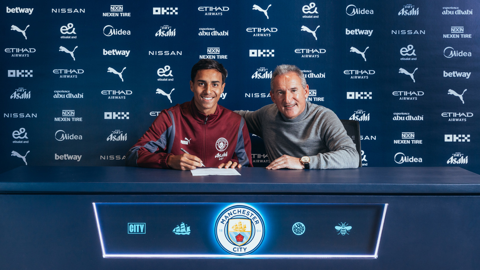 City complete Reis signing