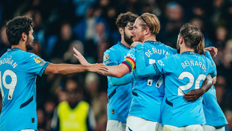 GROUP HUG: Squad goals!