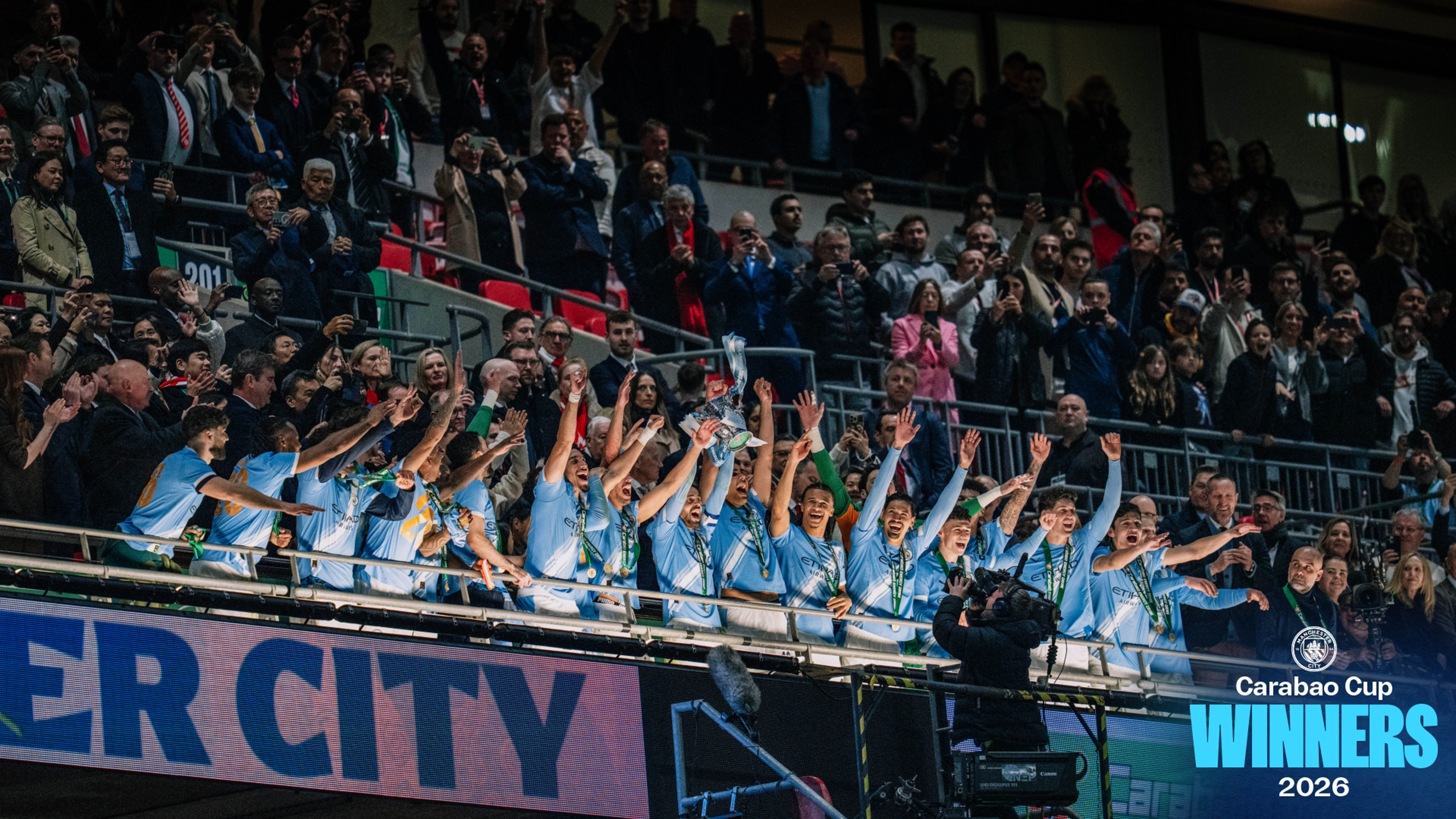 Gallery: 2025/26 Carabao Cup Trophy Lift!