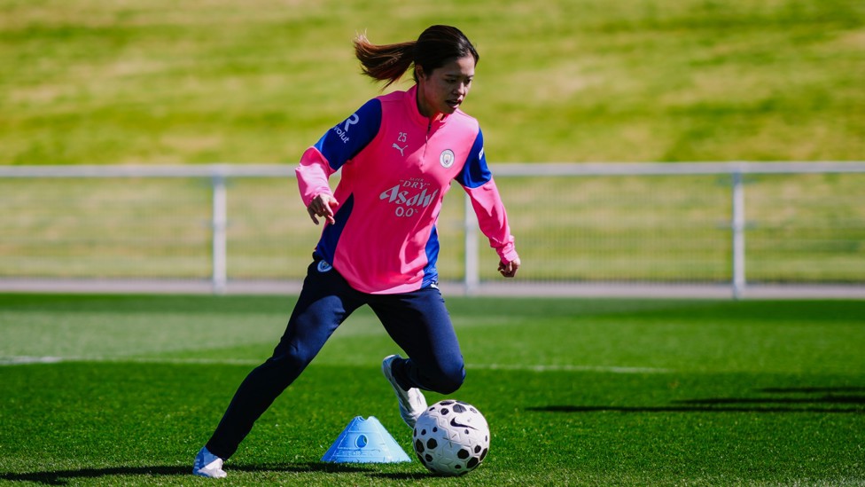 MAESTRO  : Yui Hasegawa dictating the tempo.