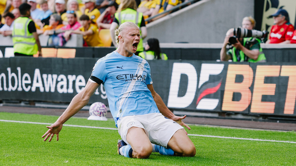 Wolves (away) : Left foot. Inside the box