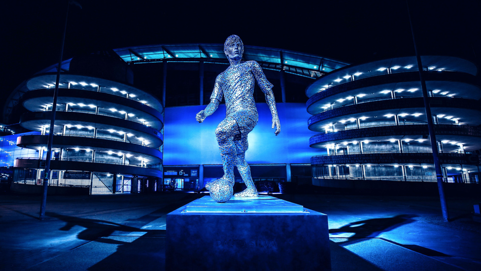 EL MAGO : David Silva's decade of stellar service is also recognised with a statue at the Etihad Stadium, 28th August 2021.