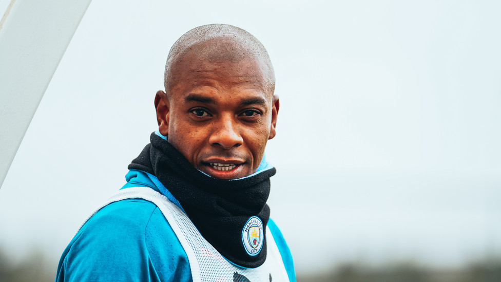 UP CLOSE : Fernandinho spots the camera