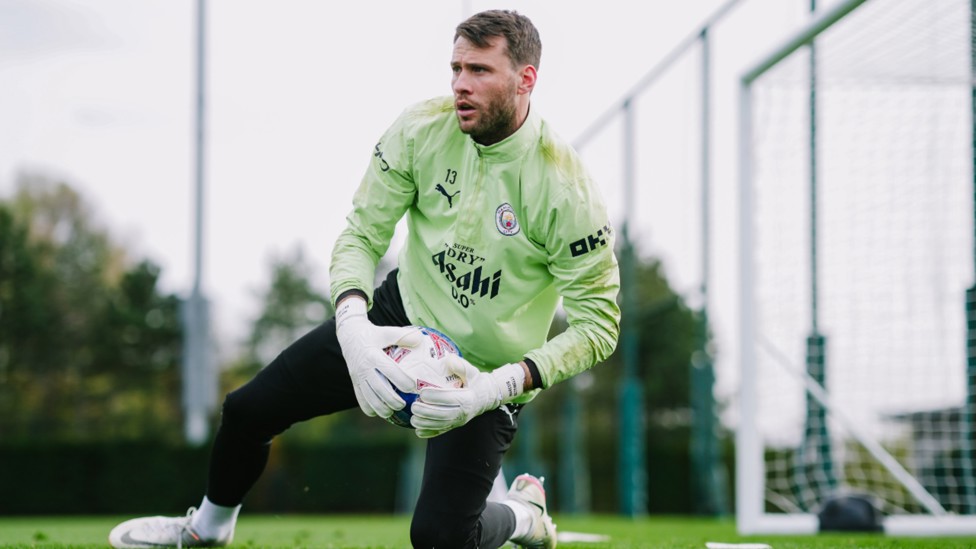 GLOVE STORY: Marcus Bettinelli gets down to business.