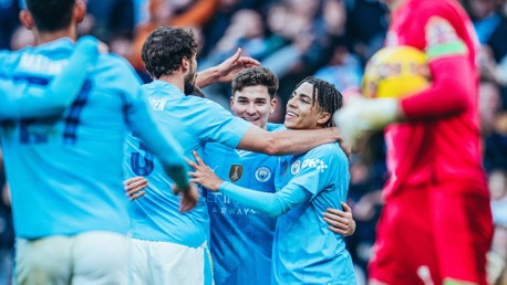 LA ARANA: 'The spider' celebrates!