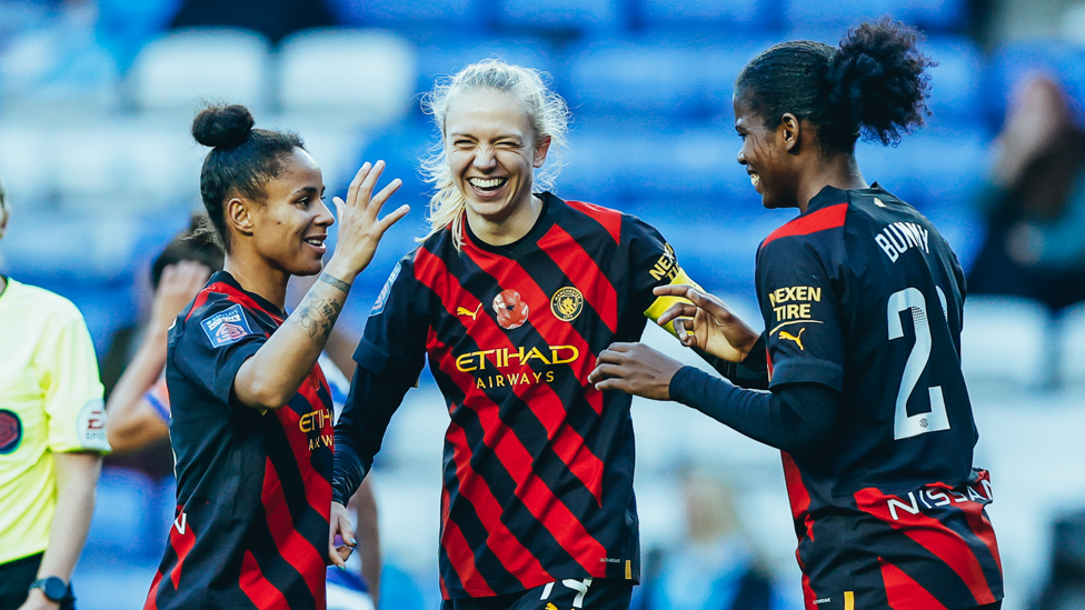 CAPTAIN FANTASTIC  : Momen yang membanggakan bagi Klub dan Esme Morgan saat dia menjadi kapten City untuk pertama kalinya dalam kemenangan 3-0 atas Reading.