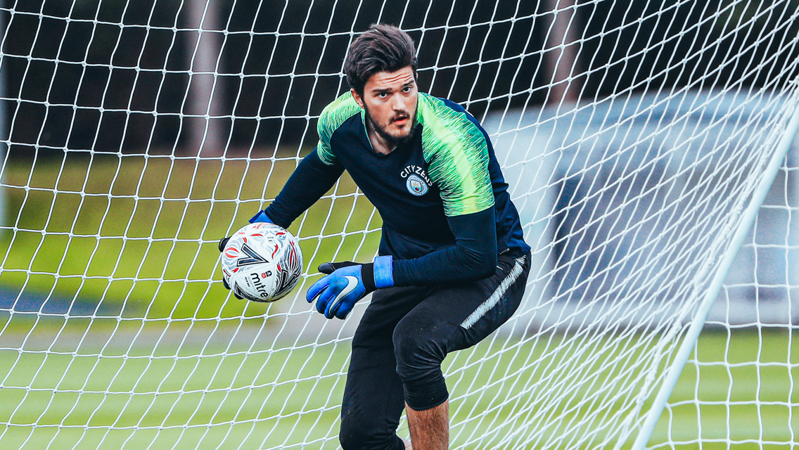 Aro Muric joins Burnley