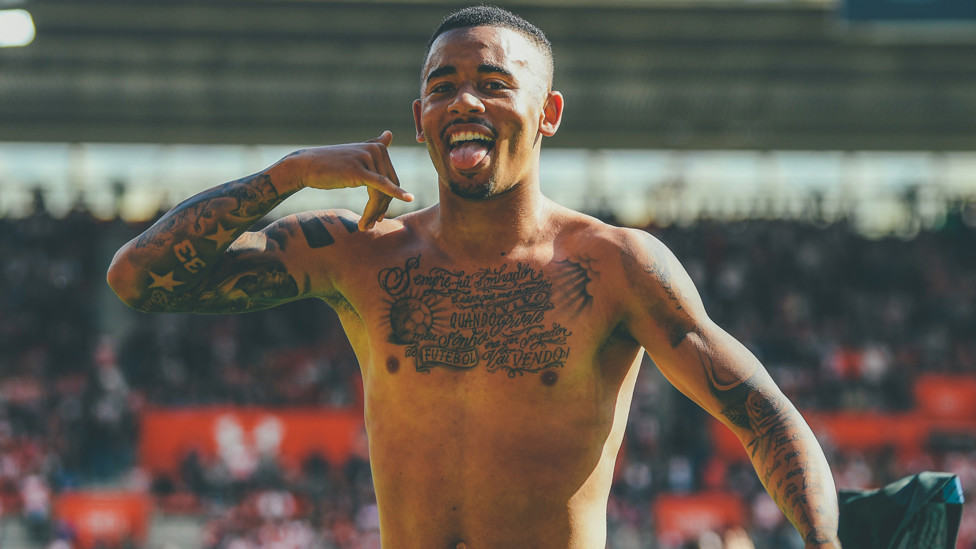 WINNER : Gabriel does his iconic celebration after his late strike against Southampton, 13 May 2018.
