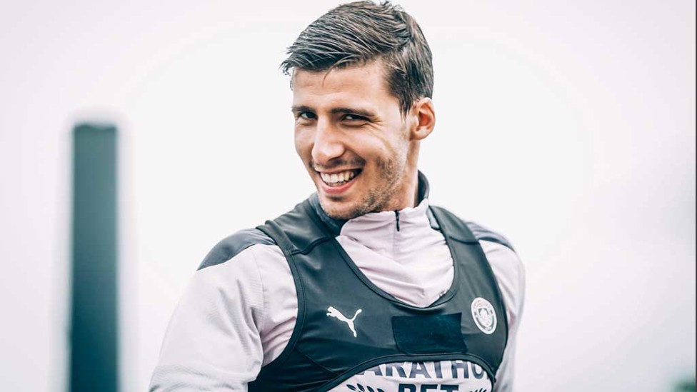 SNAPSHOT : Smile for the camera, Ruben!