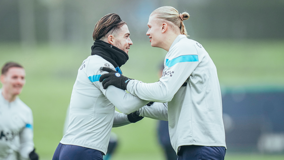 DUPLA DINÂMICA : Jack Grealish e Erling Haaland esperam jogar contra o Spurs.