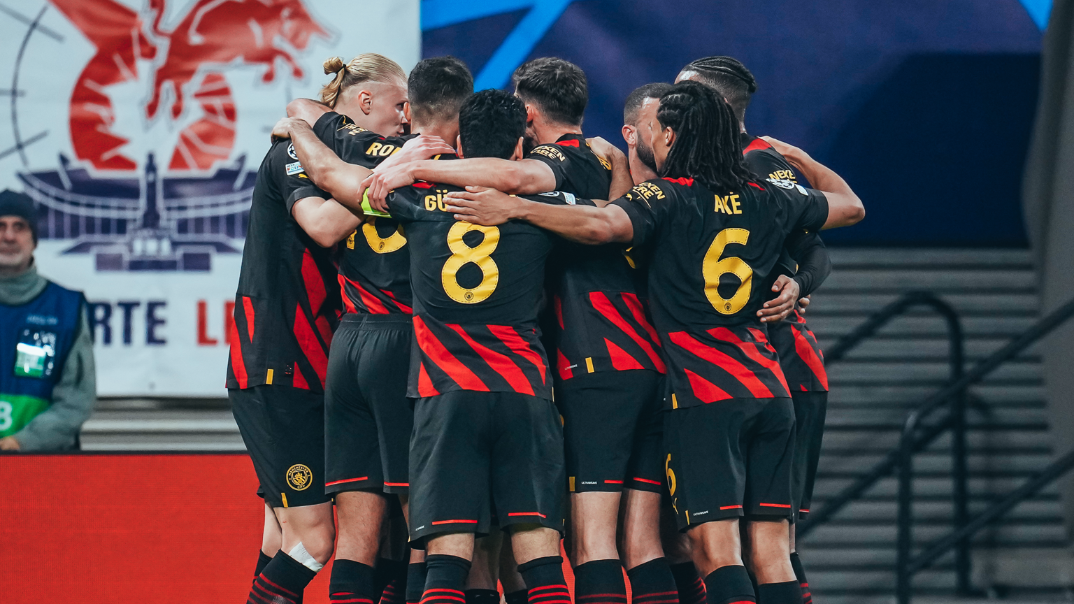 GROUP HUG: Squad goals!
