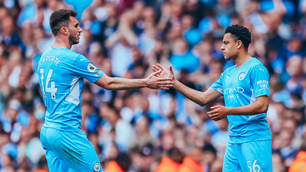 DEBUT : CJ Egan-Riley replaces Laporte for his Premier League debut - what a moment!