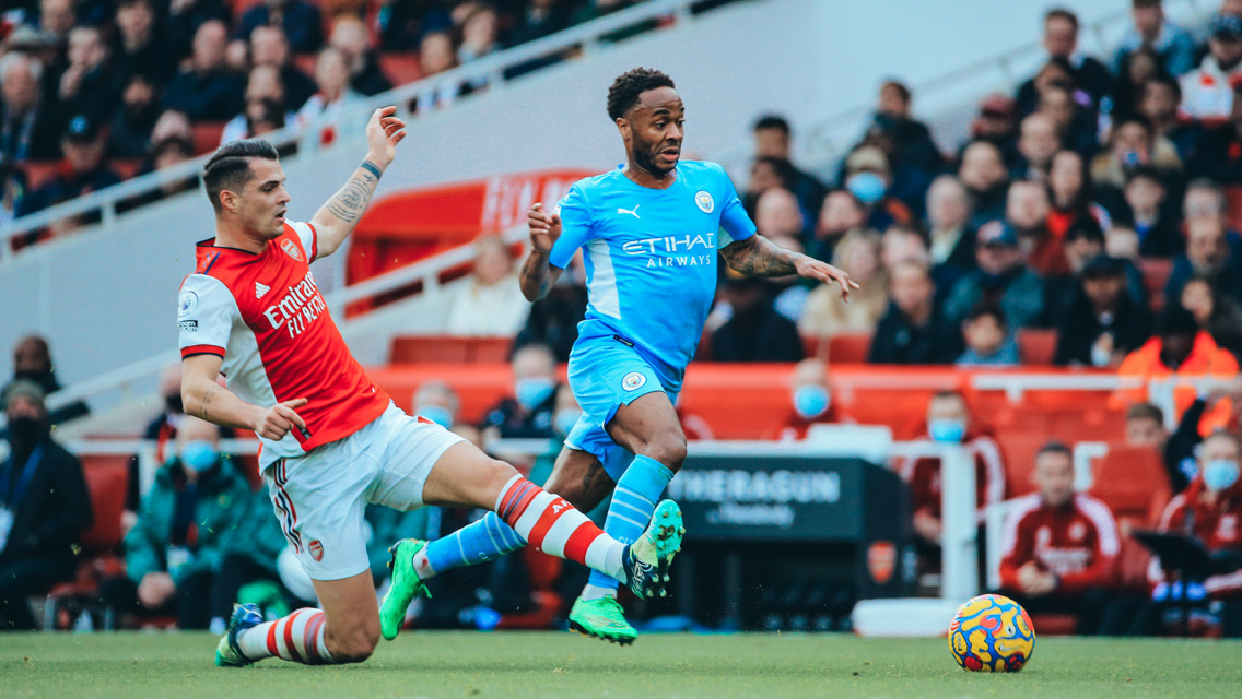 Sterling Masuk Nominasi Pemain Terbaik PFA Bulan Ini