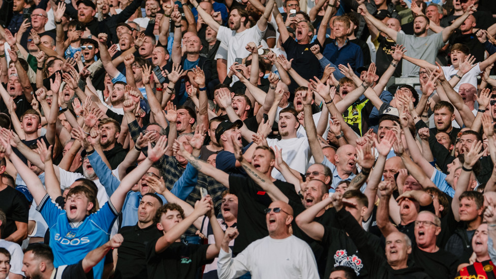 LOUD AND PROUD : Manchester is BLUE!