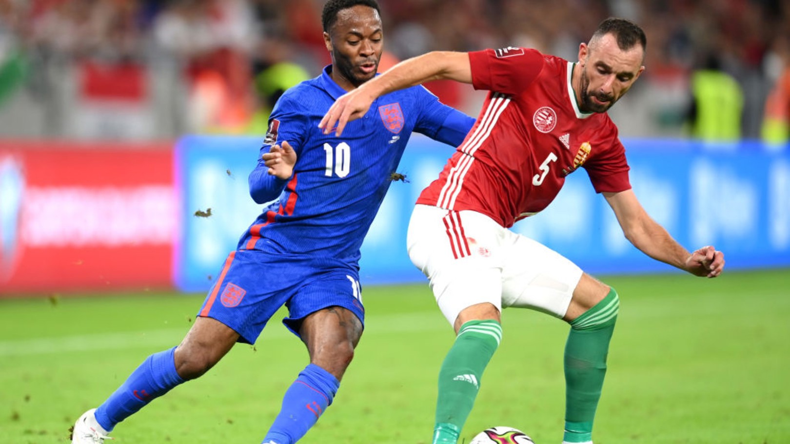 Gols de Sterling e Mahrez nas Eliminatórias da Copa do Mundo