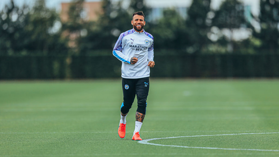 BLUES ASAL ARGENTINA : Nicolas Otamendi yang ceria