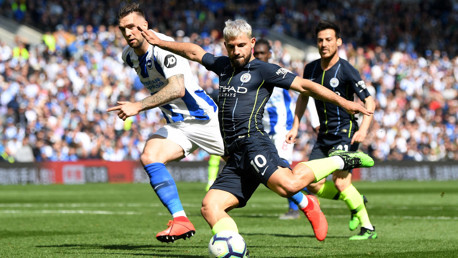 Sergio Aguero saat berhadapan dengan Brighton & Hove Albion