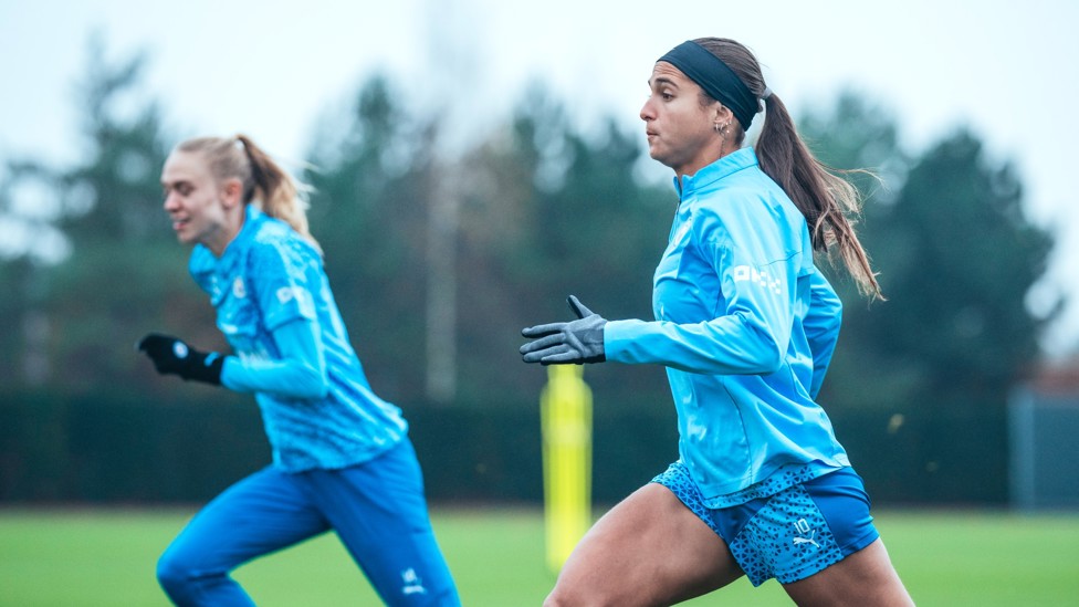 OFF THE MARK : Esme Morgan and Deyna Castellanos give 100%