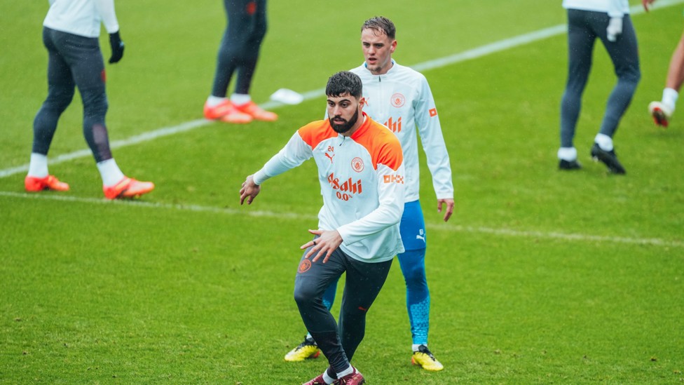 GO GO GVARDIOL : Josko moves towards the ball