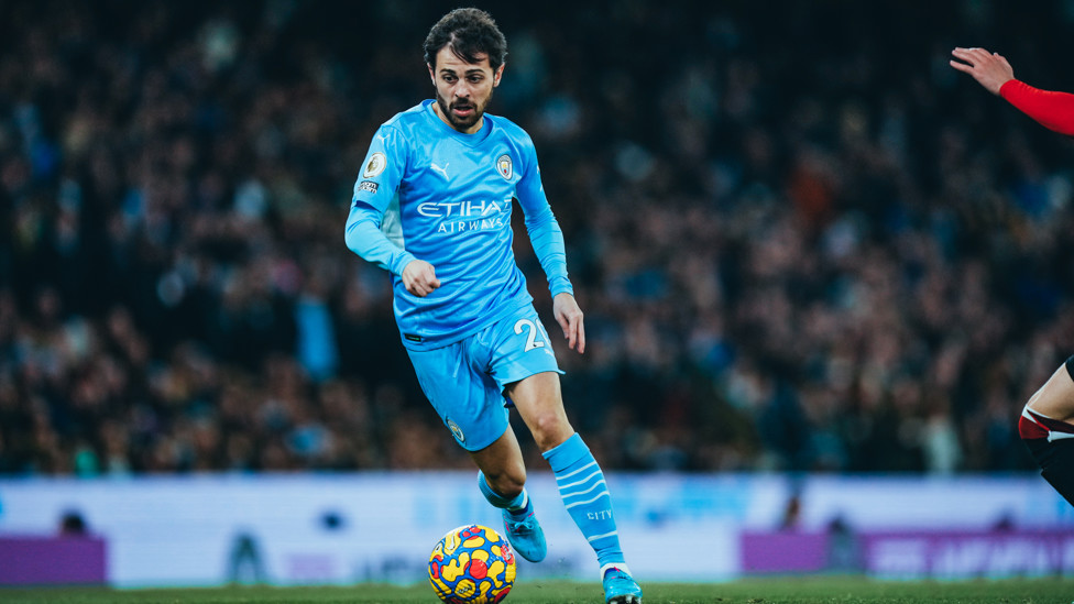 SILVA SLALOM : Bernardo Silva works his magic in the middle of the park