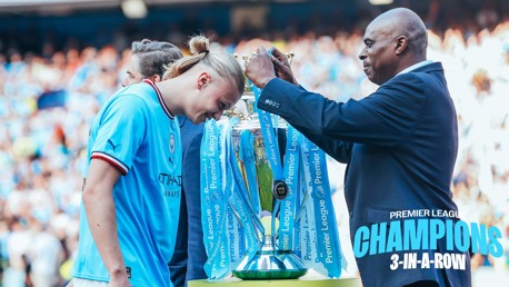Alex Williams MBE hands over Premier League trophy in his final season