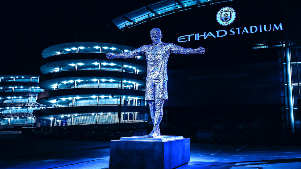 CLUB LEGEND : A statue of former City captain Vincent Kompany is unveiled at the Etihad Stadium, 28th August 2021.