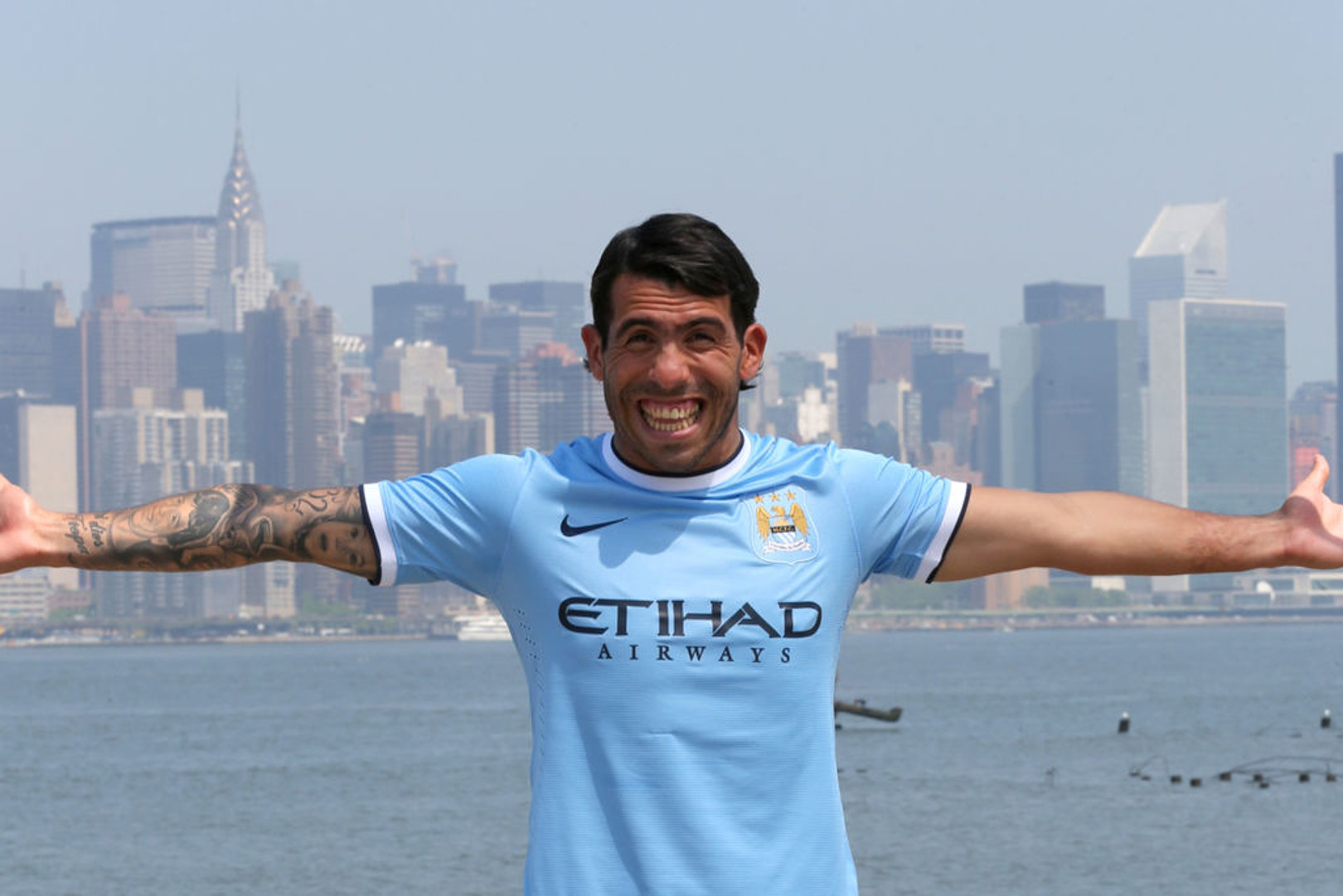 Feliz 37, Carlitos