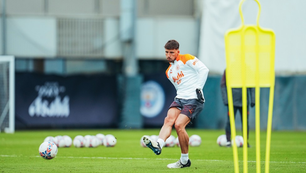MORE DIAS: Pass master...
