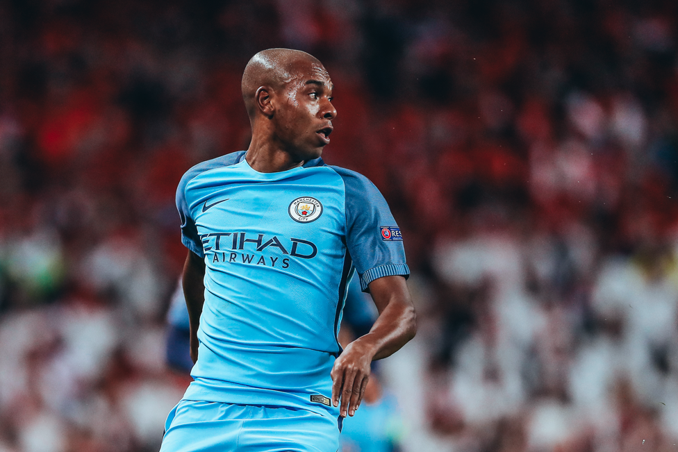 Fernandinho contra o Monaco.