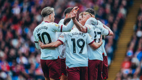 GROUP HUG: Squad goals!