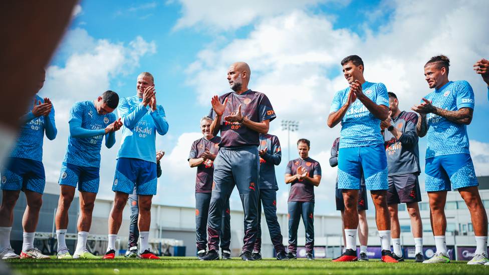 HAPPY CLAPPERS : Pep and the first team