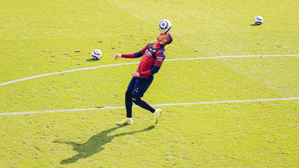 JUGGLING JESUS: Gabriel Jesus shows off his skills!