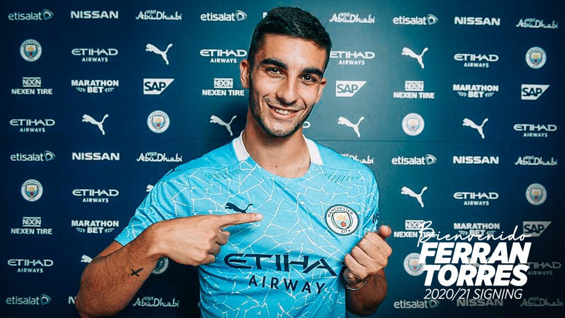 Gallery: Ferran Torres signs up