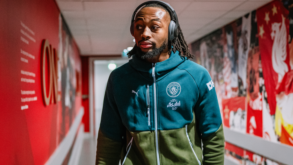 ANTOINE ARRIVES : Semenyo makes his way to the away dressing room.