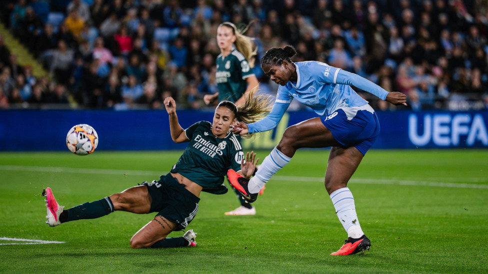 It's coming : Bunny Shaw knocking on the door of the Real Madrid defence