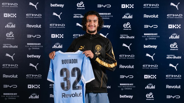 Número da camisa de Ayyoub Bouaddi revelado
