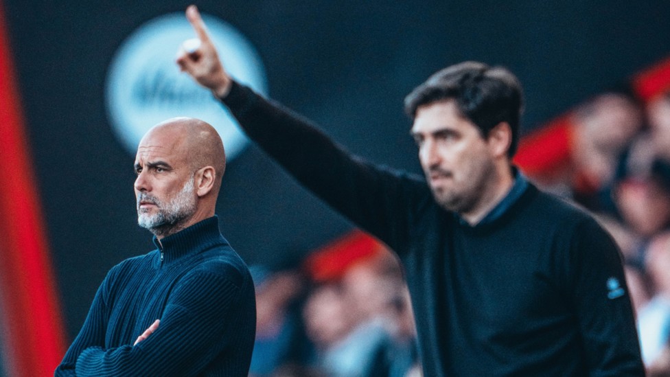 GREAT MINDS : Pep Guardiola and Andoni Iraola on the sideline. 