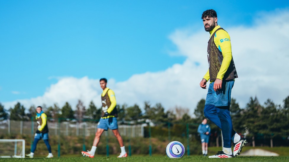 VERSATILE FULL-BACK  : Josko Gvardiol looks to play a pass. 