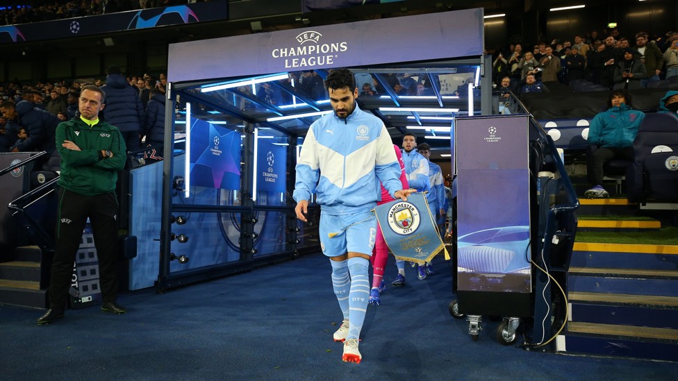 CAPTAIN GUNDO : Ilkay leads out the boys 