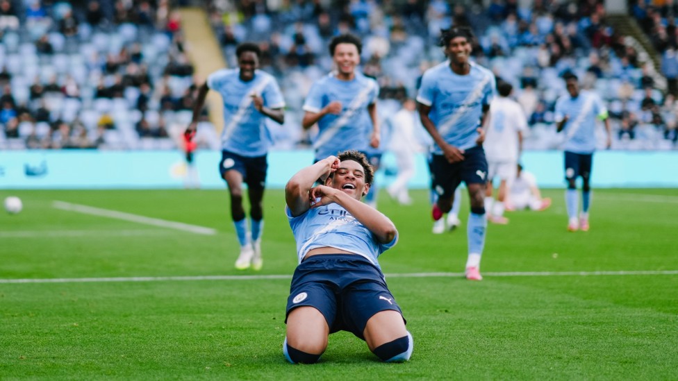 SUPER CELE : Floyd Samba celebrates his first-ever UEFA Youth League goal. 