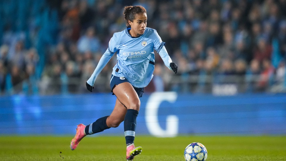 FLYING FOWLER  : Mary Fowler looks to drive at the Chelsea defence. 