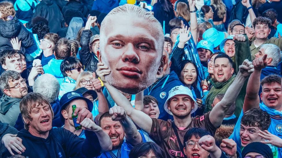 BIG MAN : Erling stands out in the crowd