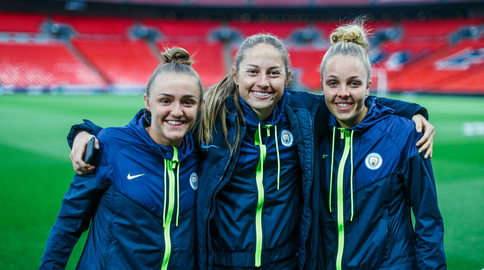 TOGETHER : Georgia Stanway, Janine Beckie and Ellie Roebuck