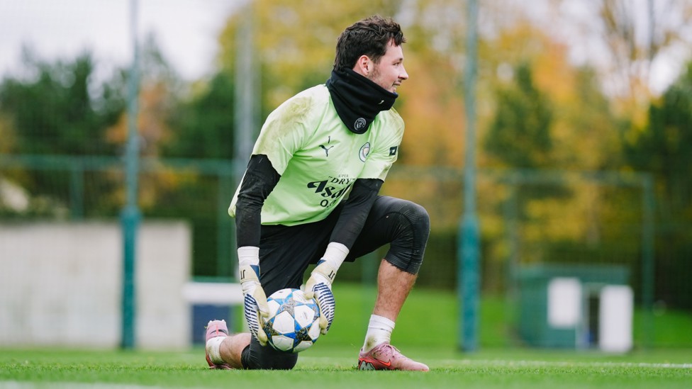 JT : James Trafford collects a shot comfortably. 