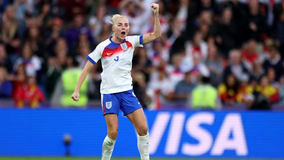 CONVERTED : Alex Greenwood finds the net in the penalty shootout