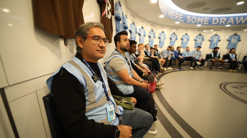 Rodrigo Satoshi e Igor Marchezani no Etihad. 