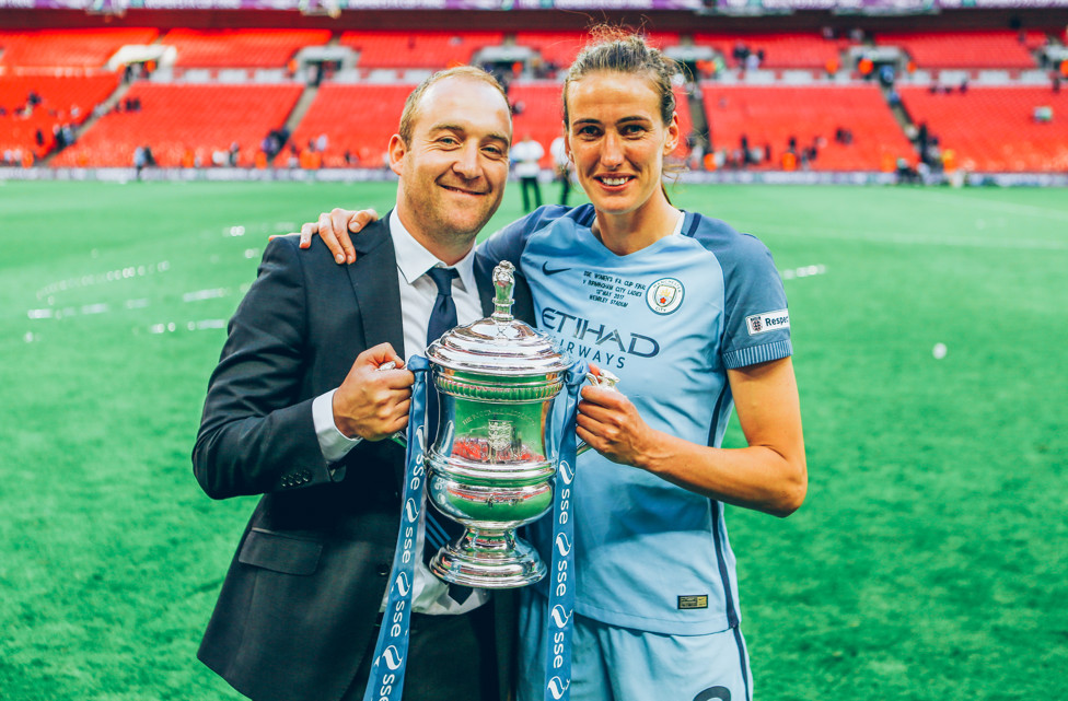 ALEGRIA DO TÍTULO : Mais um dia inesquecível em Wembley.