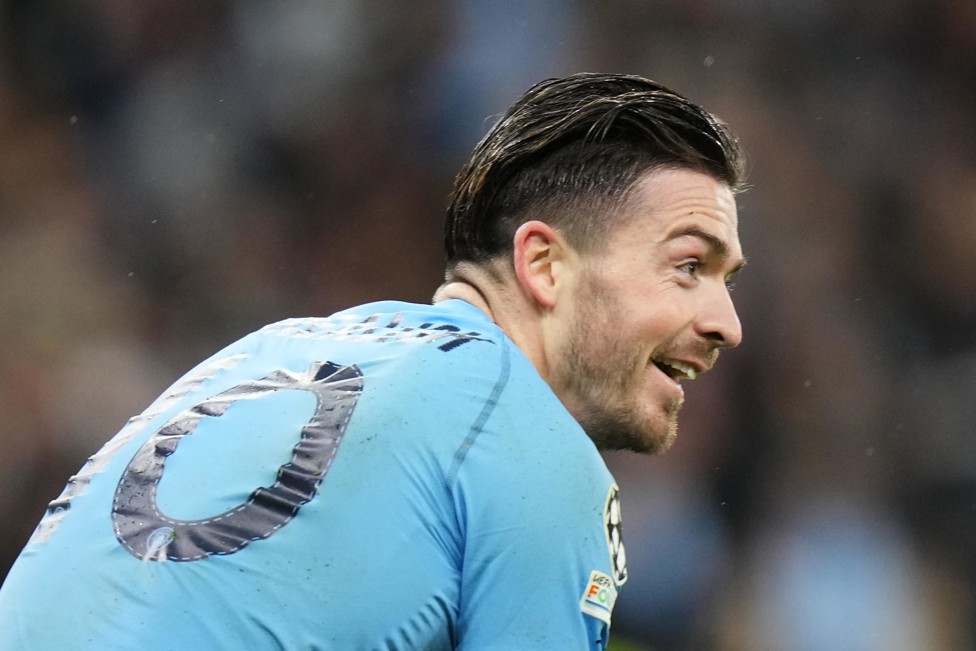OBJETIVIDADE  : Jack sempre visa o gol quando recebe a bola. 