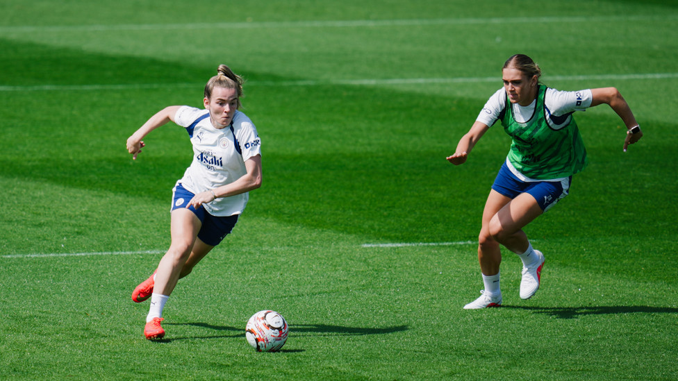 WING WIZARD  : Lauren Hemp's turn with the ball at her feet.