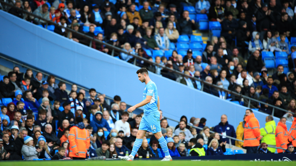 CON 10. : El City jugó la segunda mitad con un futbolista menos después de la expulsión de Laporte.